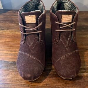 Lightly worn Tom’s suede booties.